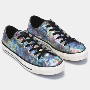 Converse • Rare Leather Oil Slick Low Tops